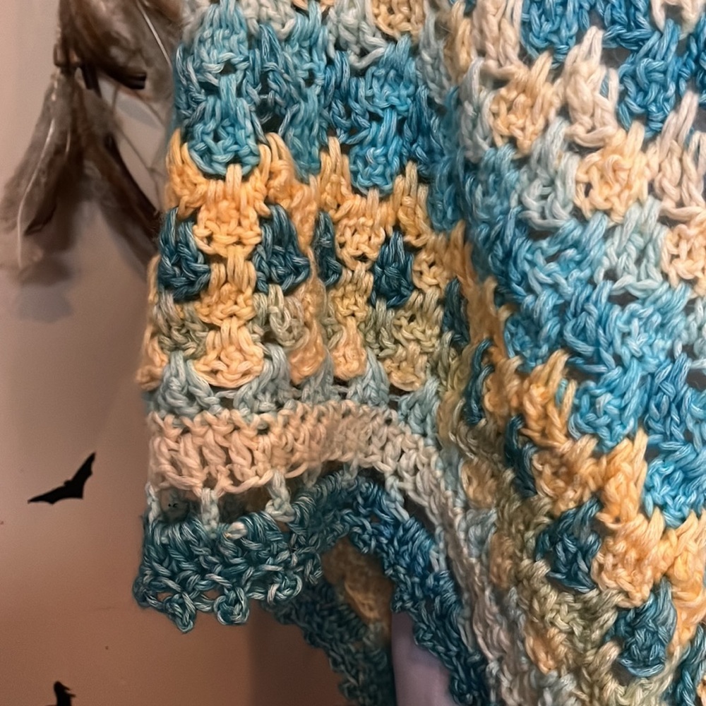 Spring Shawl. Handmade. - Picture 5 of 9